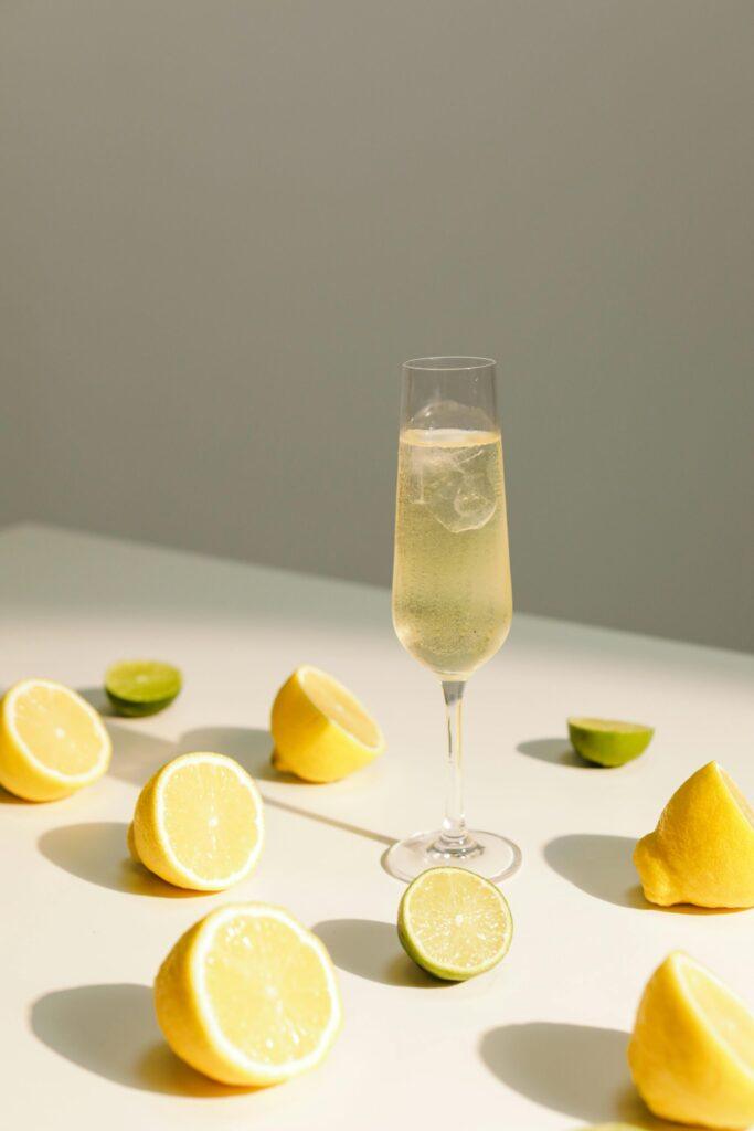 Water rich in lemon